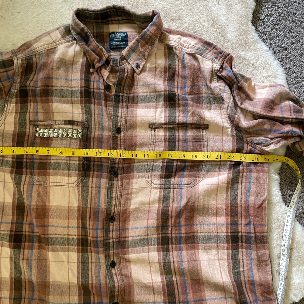 Custom flannel with back patch - Picture 3 of 7
